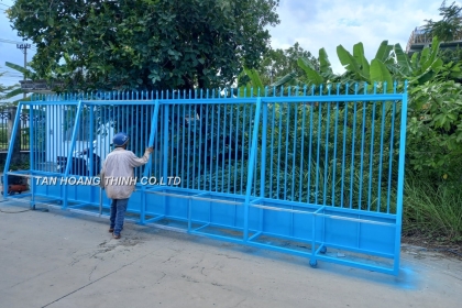 Mẫu cửa cổng sắt hộp nhà máy